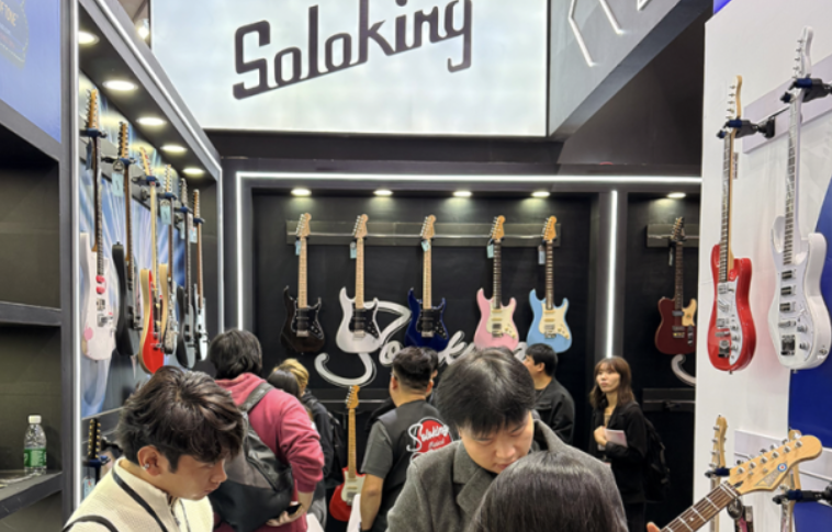 Soloking: Honoring the Classics&mdash;Without Replication. Focused on Every Second of Your Solo